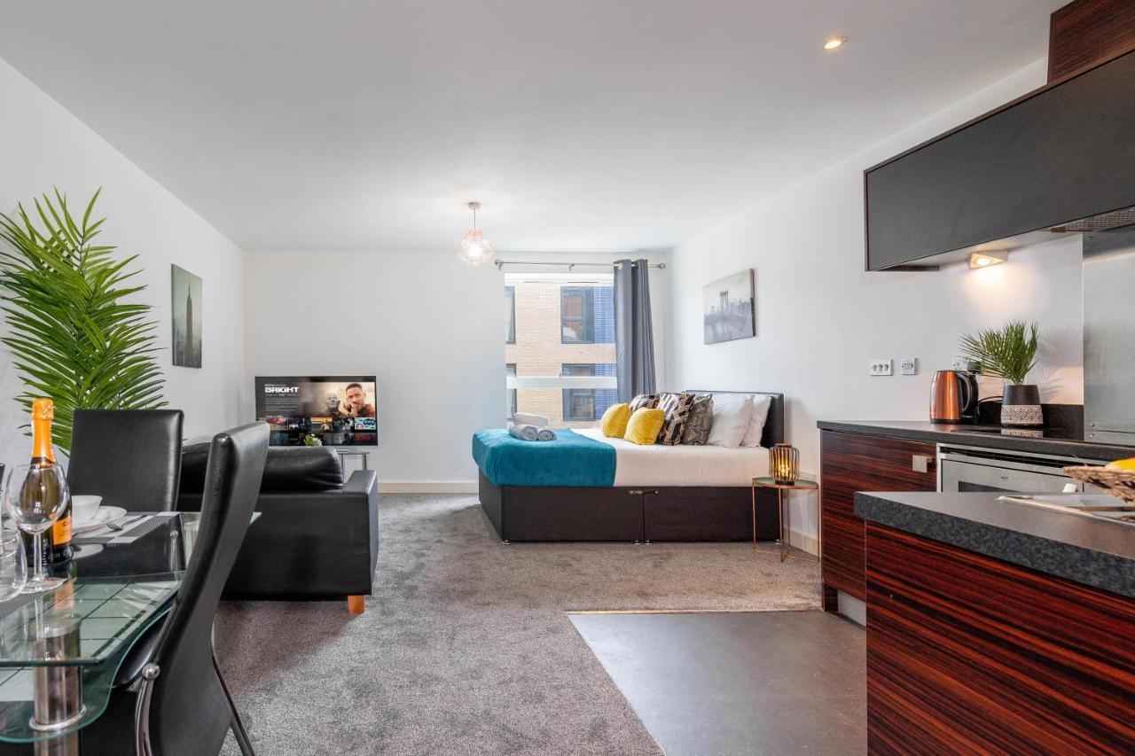 Studio Apartment - City Centre - Broad Street - Brindley Place - Wifi - Netflix - Smart Tv Birmingham Eksteriør billede