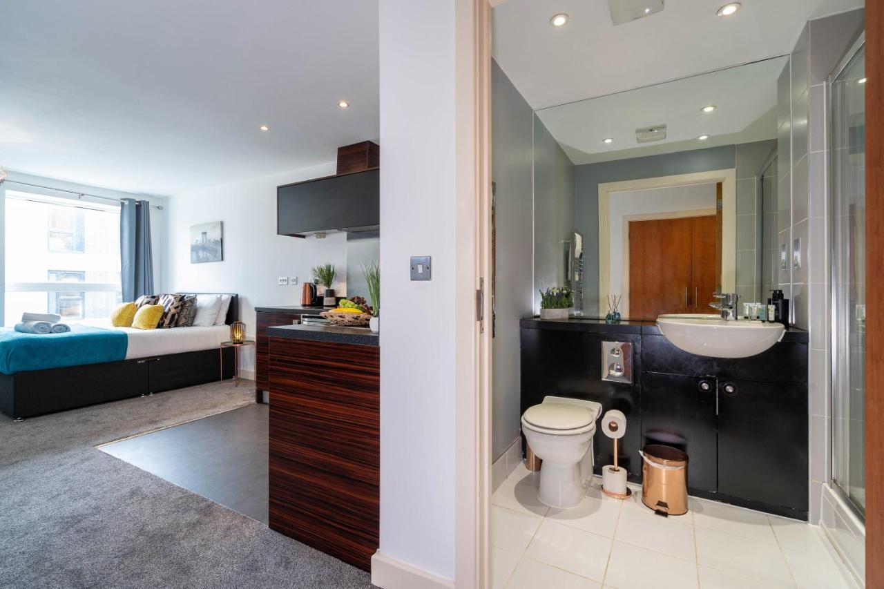 Studio Apartment - City Centre - Broad Street - Brindley Place - Wifi - Netflix - Smart Tv Birmingham Eksteriør billede